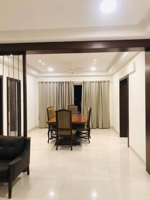 Apartment Serviced At Movie Towers Kokapet