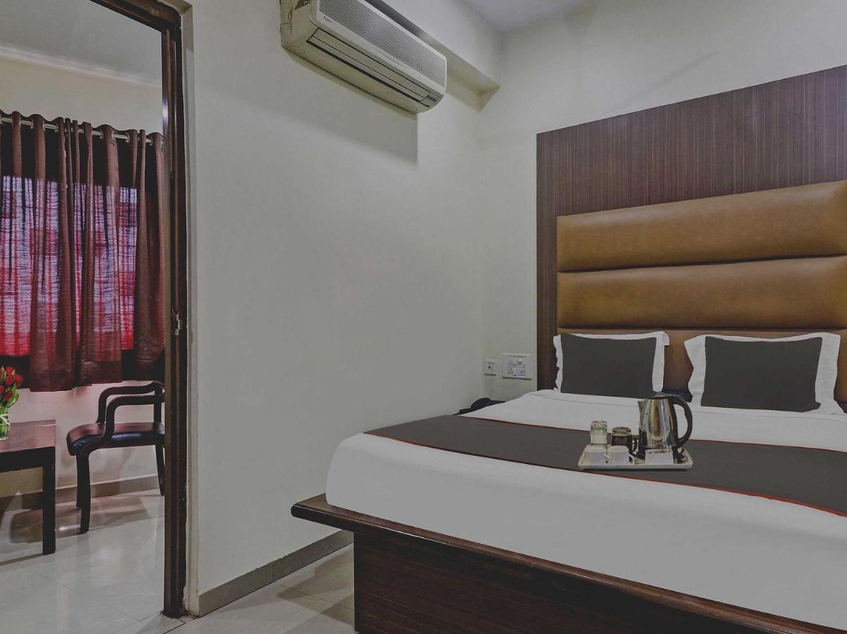 Collection O The Crown Hotel Hyderabad