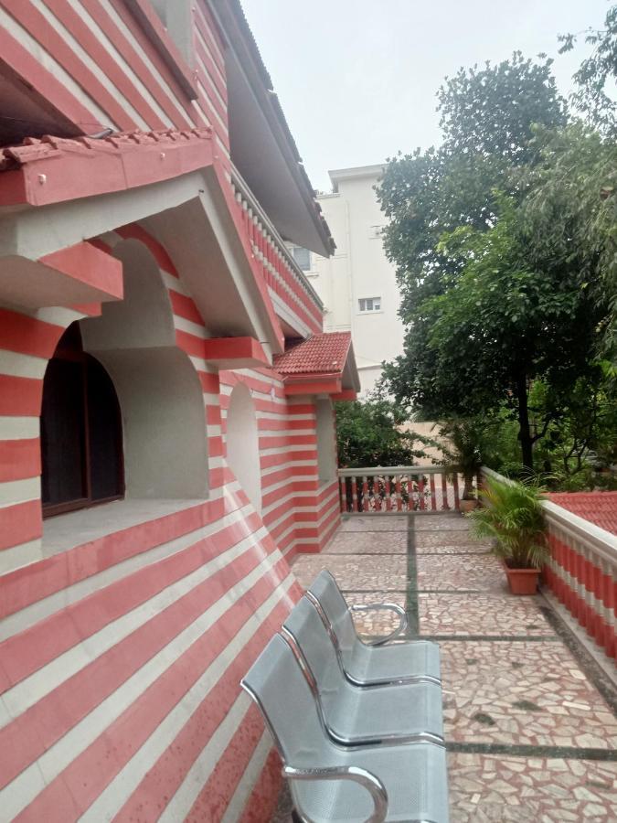 Rooftop Luxury Rooms- Jubliee Hills 3*