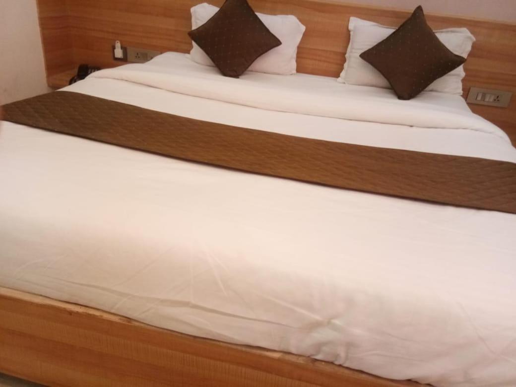 Rooftop Luxury Rooms- Jubliee Hills