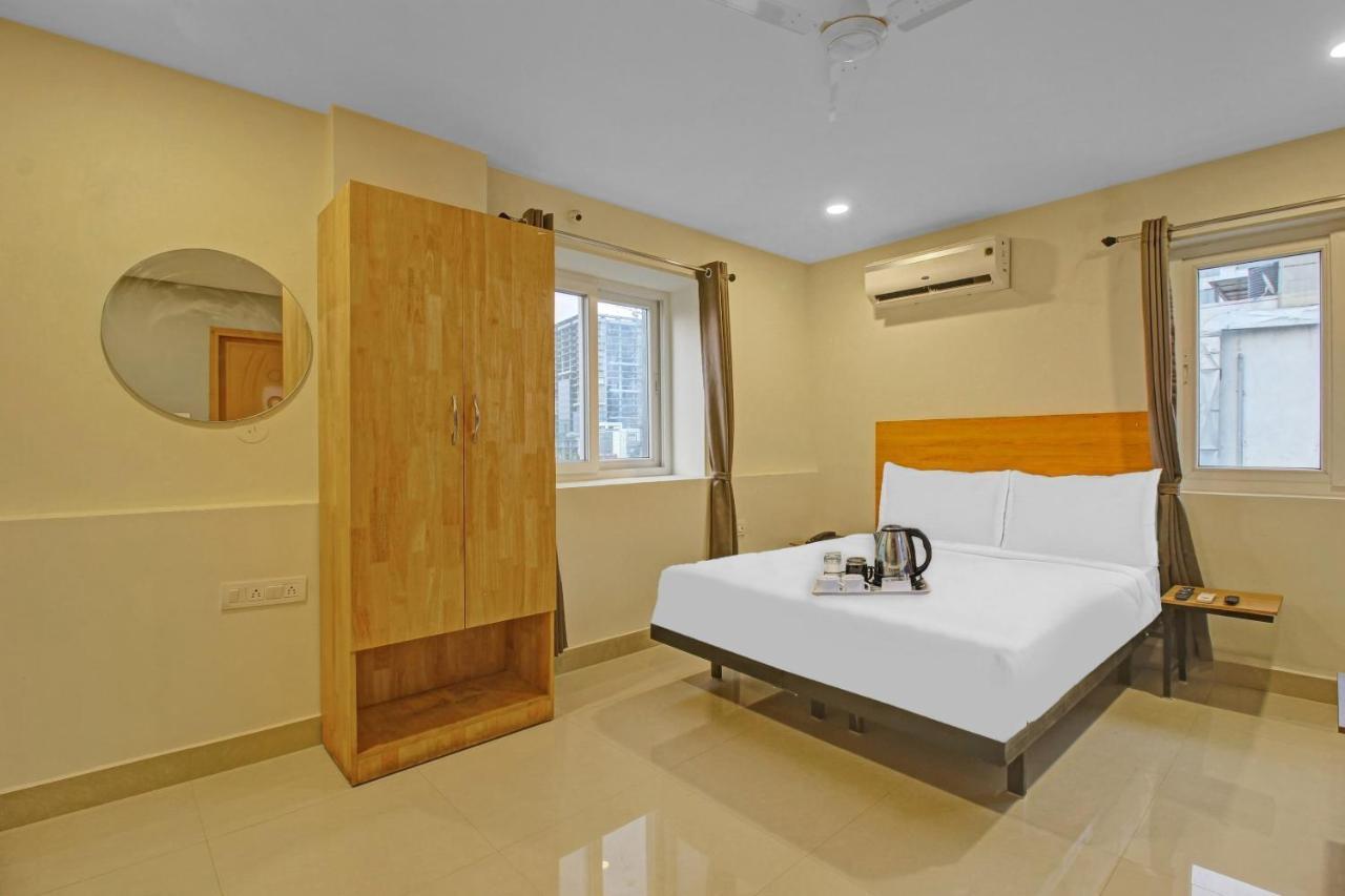 Hotel Super Townhouse Whiteridge Gachibowli Near Aig Hospital 4*