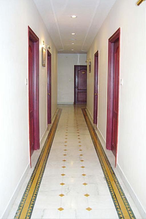 Raj International Inn
