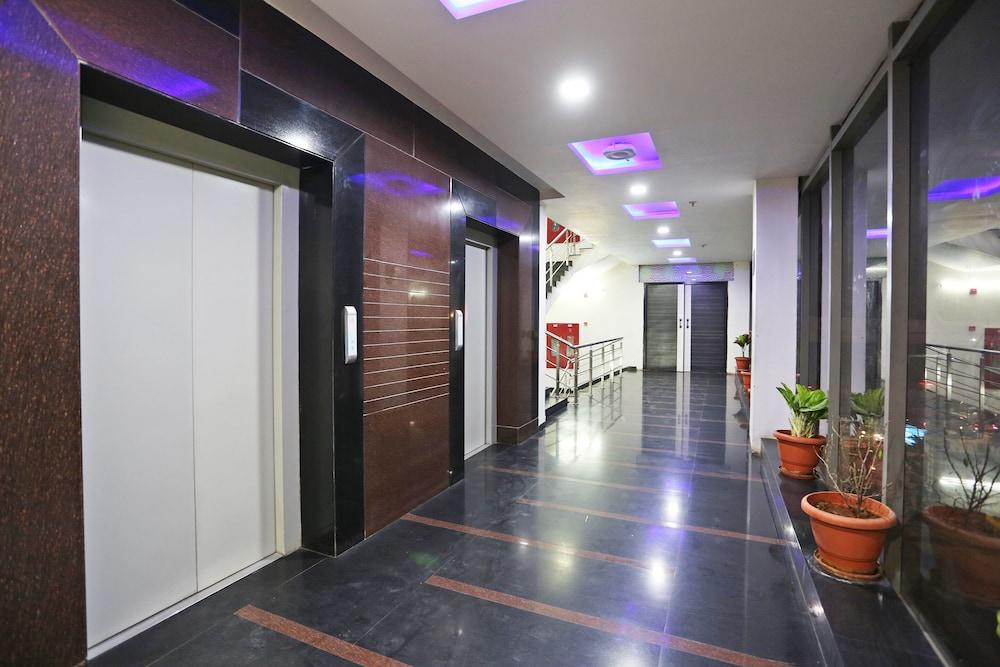 Oyo Premium Kothapet Hotel