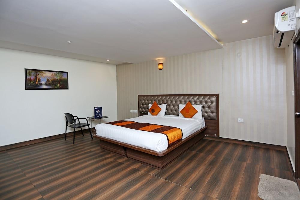 Oyo Premium Kothapet Hotel 3*