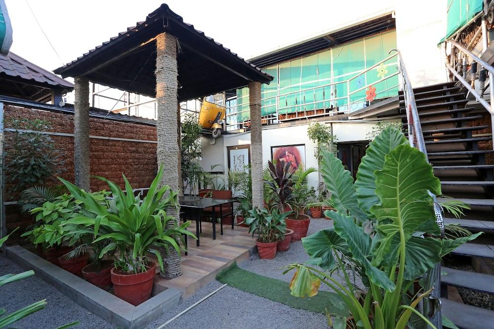 Hotel Oyo Premium Kothapet 3*