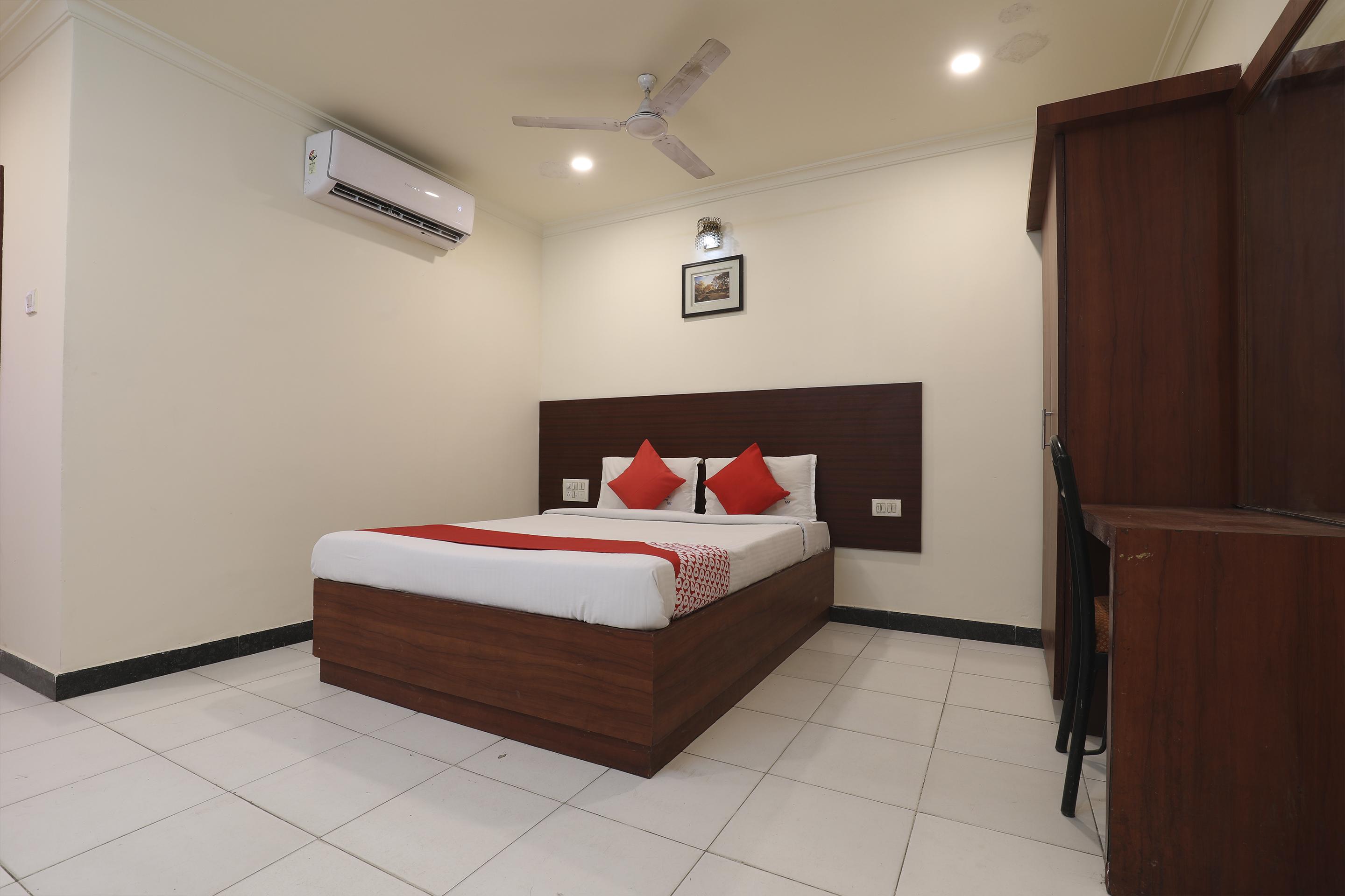 Oyo 14726 Inaya Hotel Hyderabad