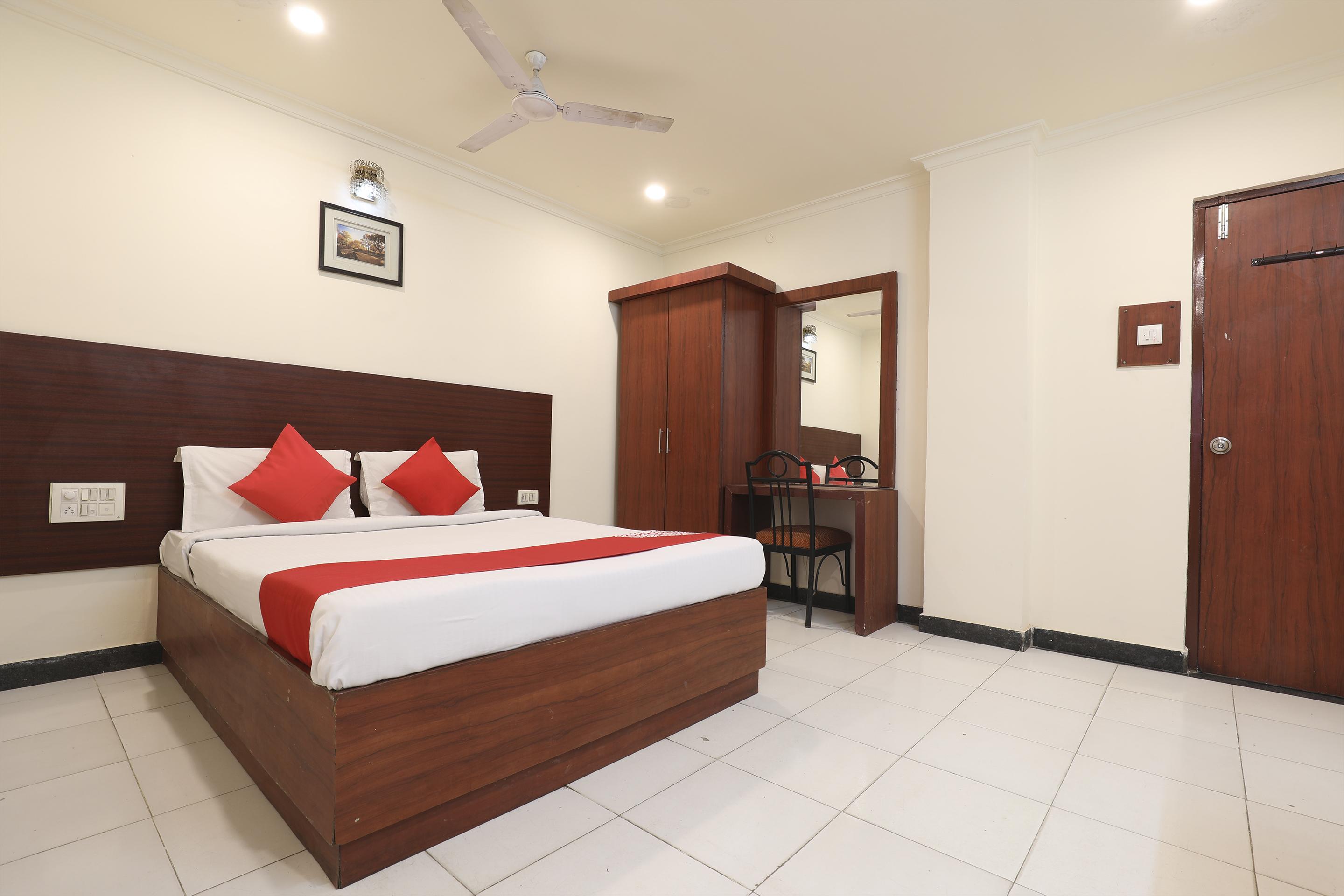 Hotel Oyo 14726 Inaya Hyderabad
