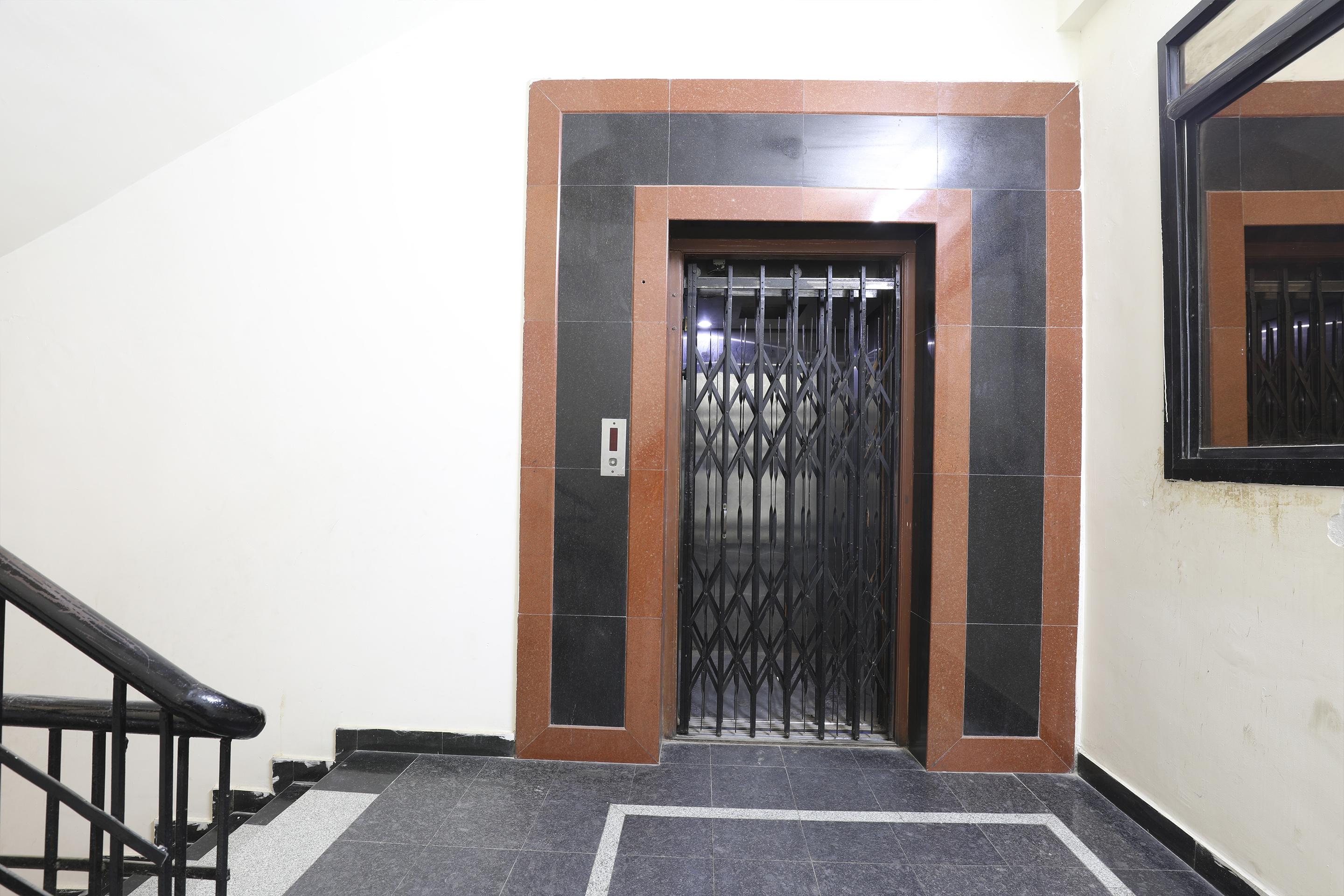 Oyo 14726 Inaya 2*