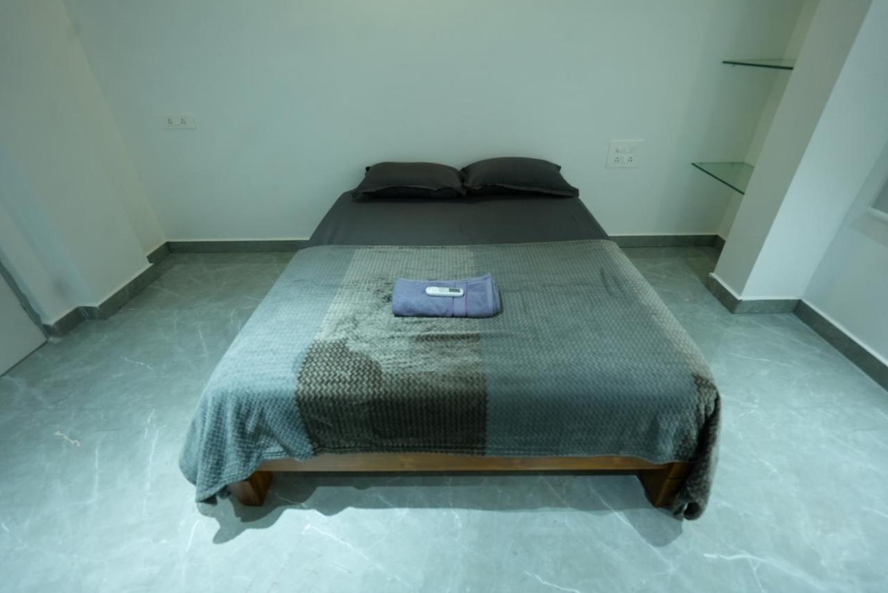 Apartment Bigson Service Madhapur Hyderabad