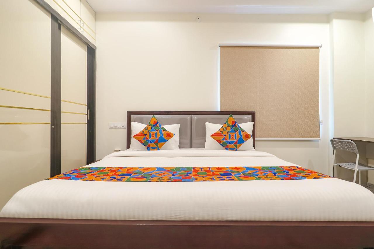 Hotel Fabexpress Rs Living - Nr Tcs Deccan Park, Hitech City Hyderabad