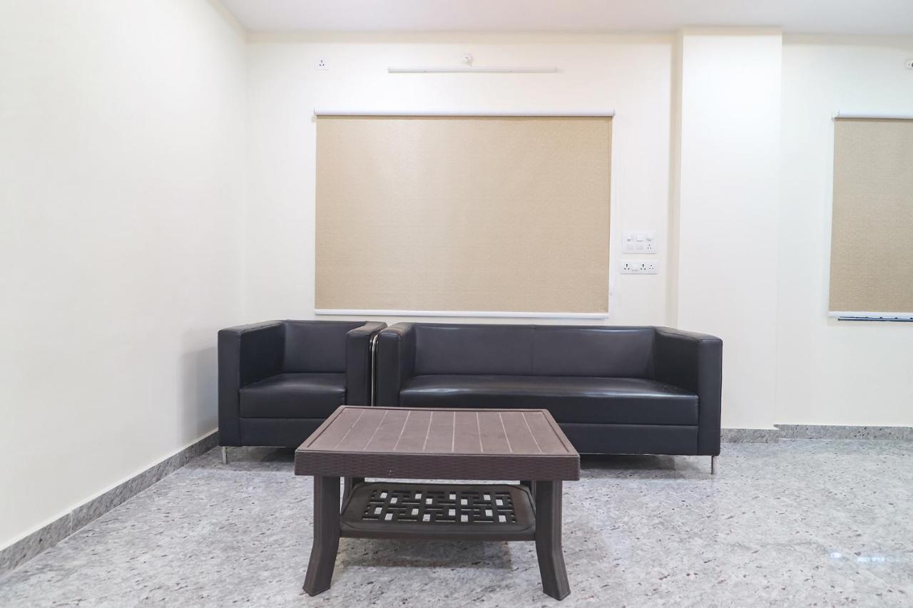 Hotel Fabexpress Rs Living - Nr Tcs Deccan Park, Hitech City 3*