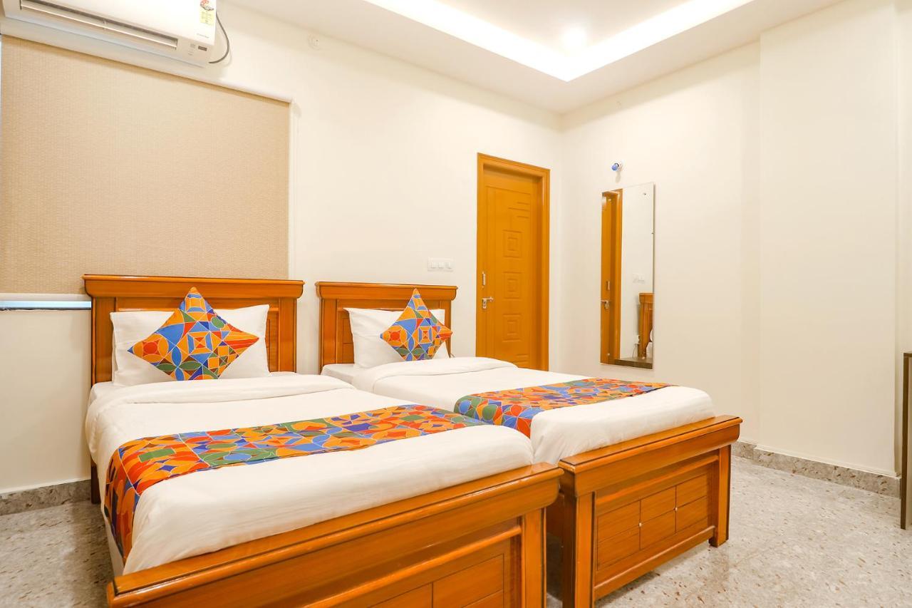 Hotel Fabexpress Rs Living - Nr Tcs Deccan Park, Hitech City Hyderabad