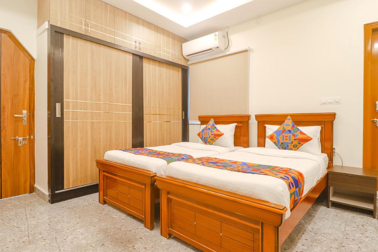 Fabexpress Rs Living - Nr Tcs Deccan Park, Hitech City Hyderabad