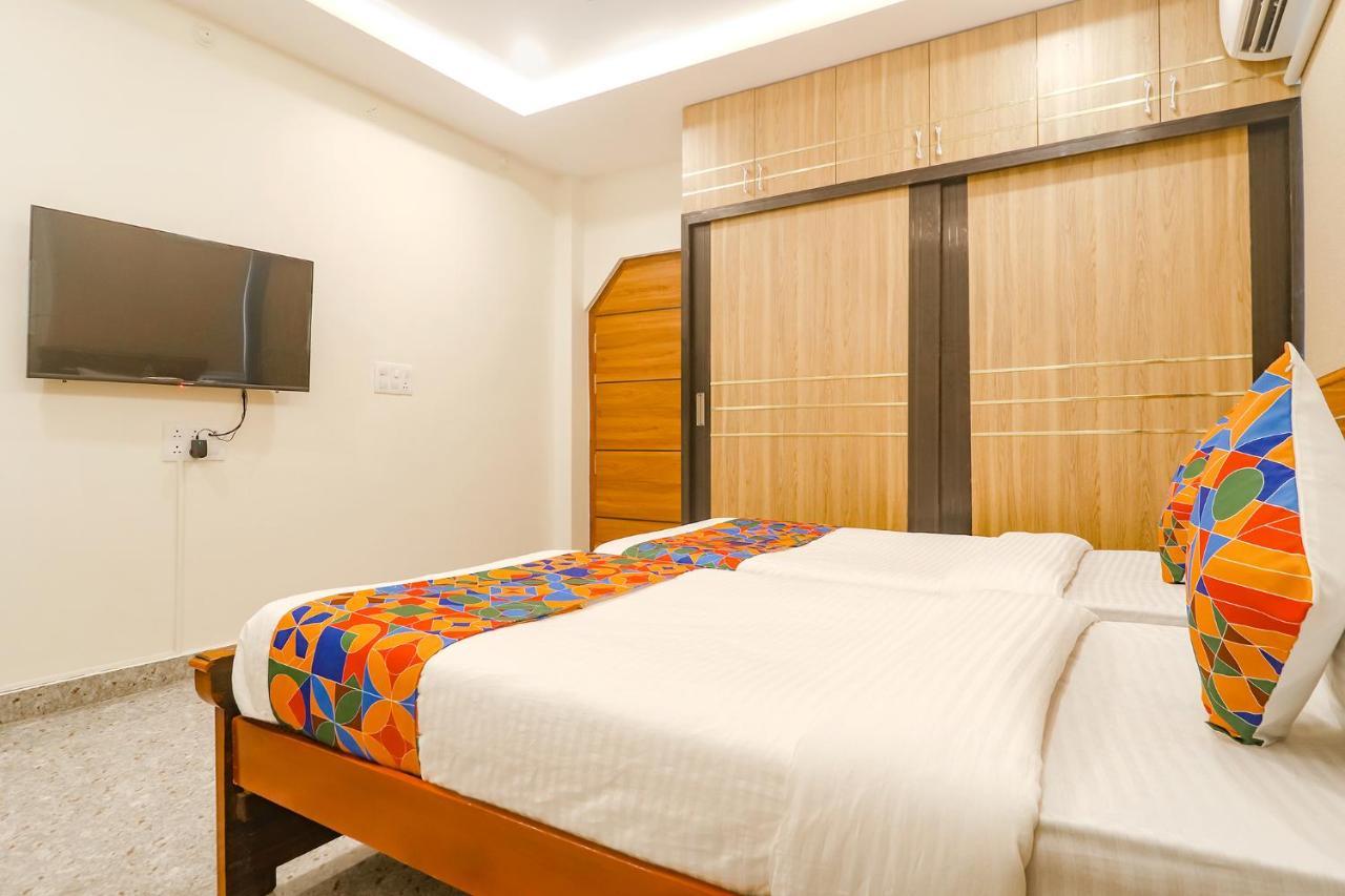 Fabexpress Rs Living - Nr Tcs Deccan Park, Hitech City