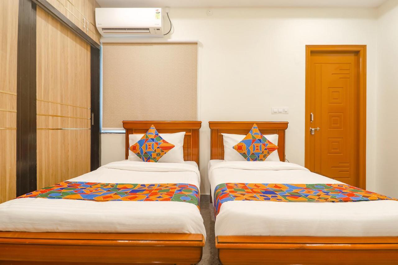 Hotel Fabexpress Rs Living - Nr Tcs Deccan Park, Hitech City Hyderabad