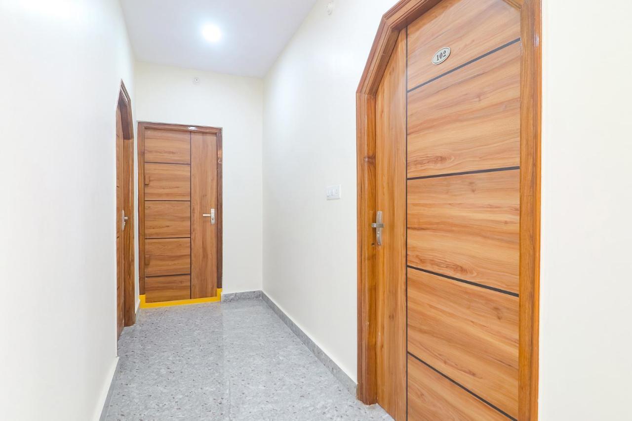 Fabexpress Rs Living - Nr Tcs Deccan Park, Hitech City Hotel