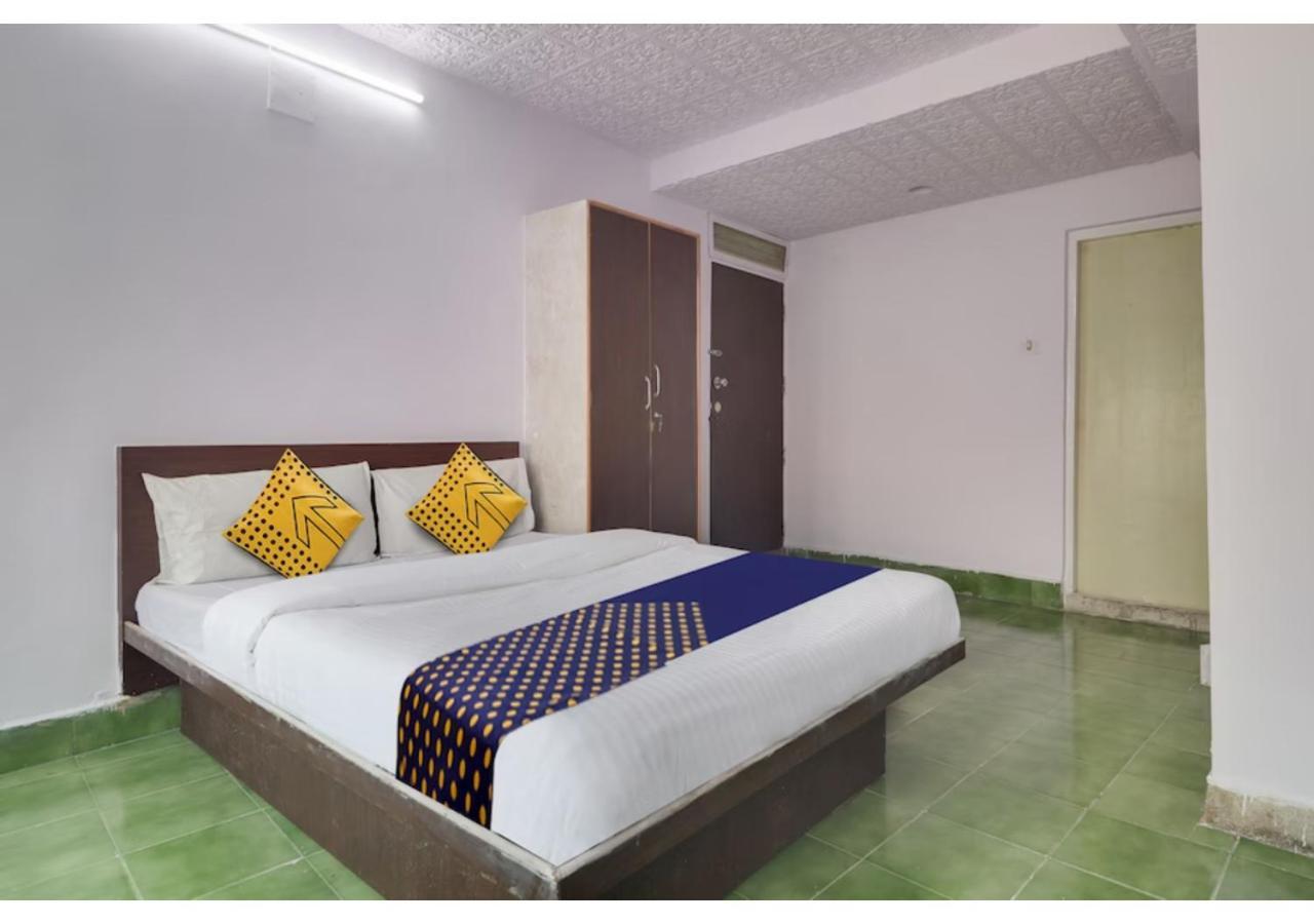 Apsara Near Nampally Station Hotel 3*