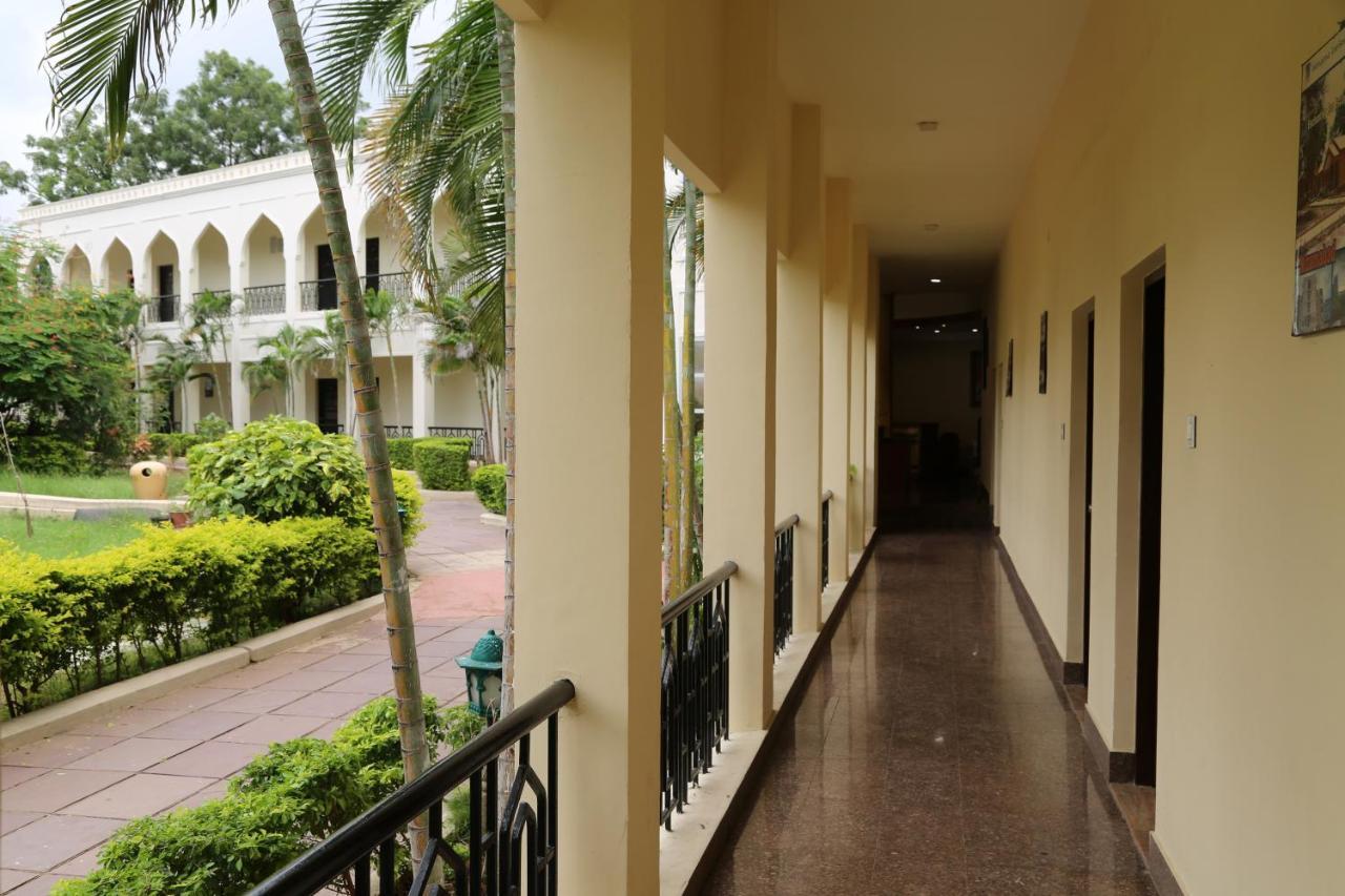 Taramati Baradari 3* Hyderabad