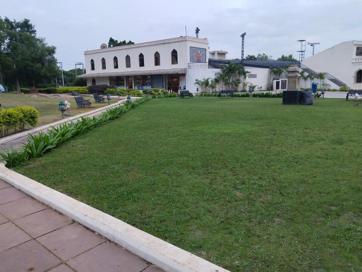 Taramati Baradari