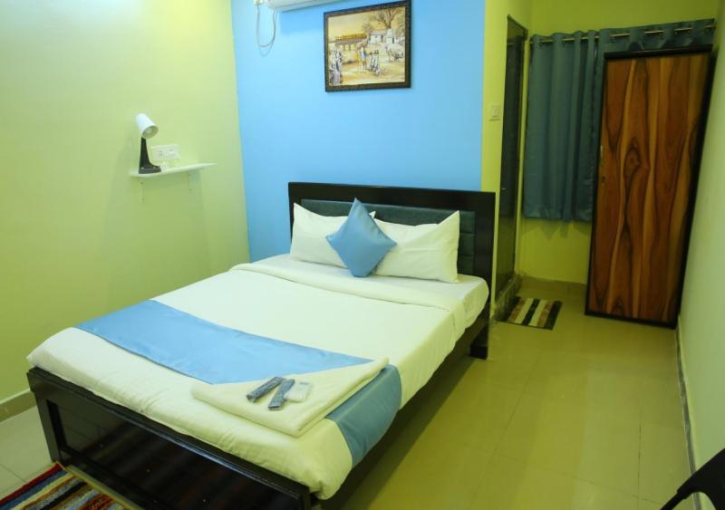 K S R Luxury Hotel