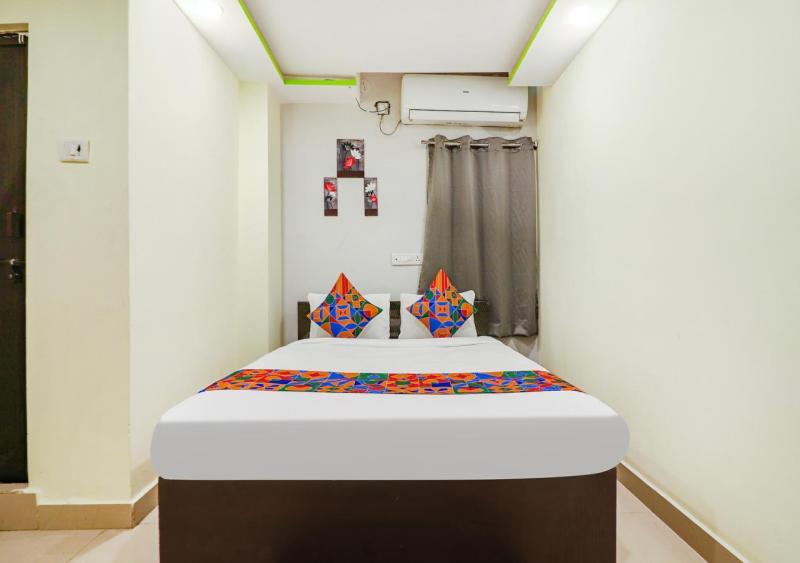 Hotel K S R Luxury