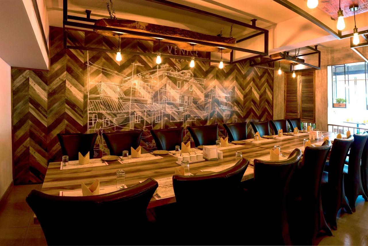 Hotel Kinara Grand