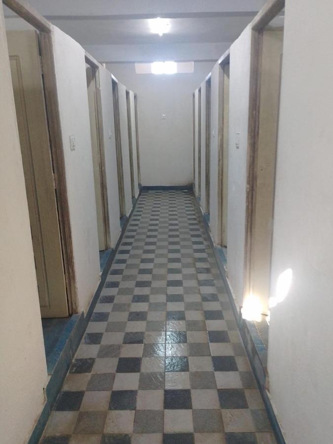 Hostel Abuzz Oxfordcaps, Genome Valley