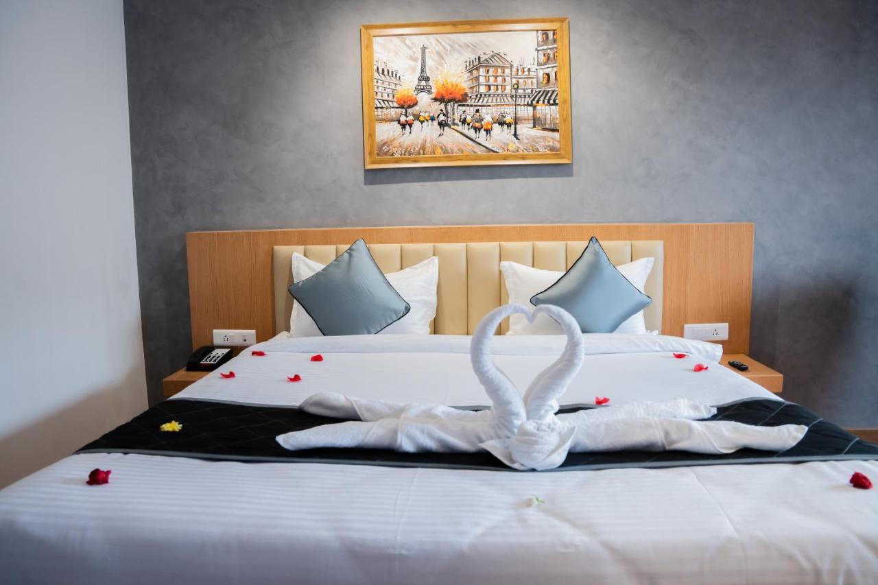 Tulips Grand Hotel