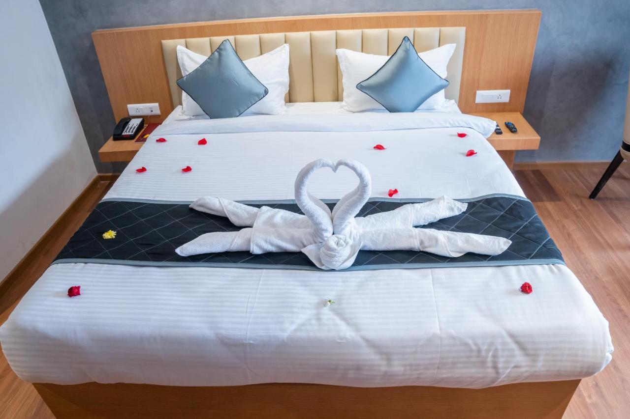 Hotel Tulips Grand