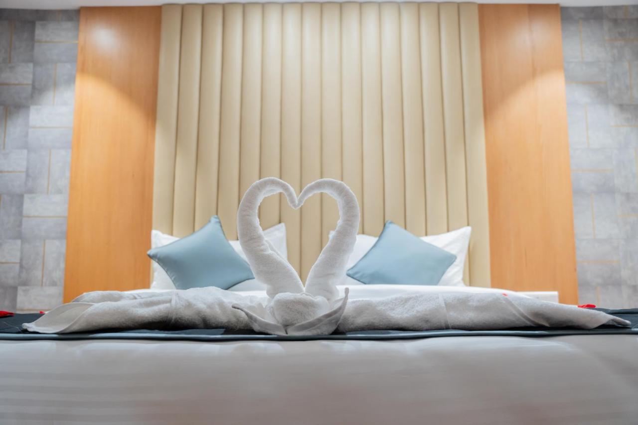 Hotel Tulips Grand Hyderabad
