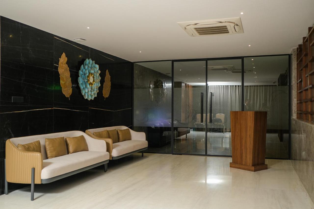 Hotel Tulips Grand Hyderabad