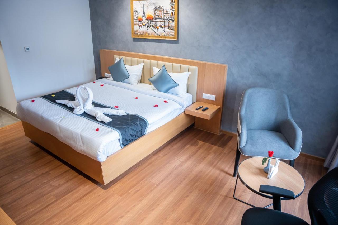 Hotel Tulips Grand *