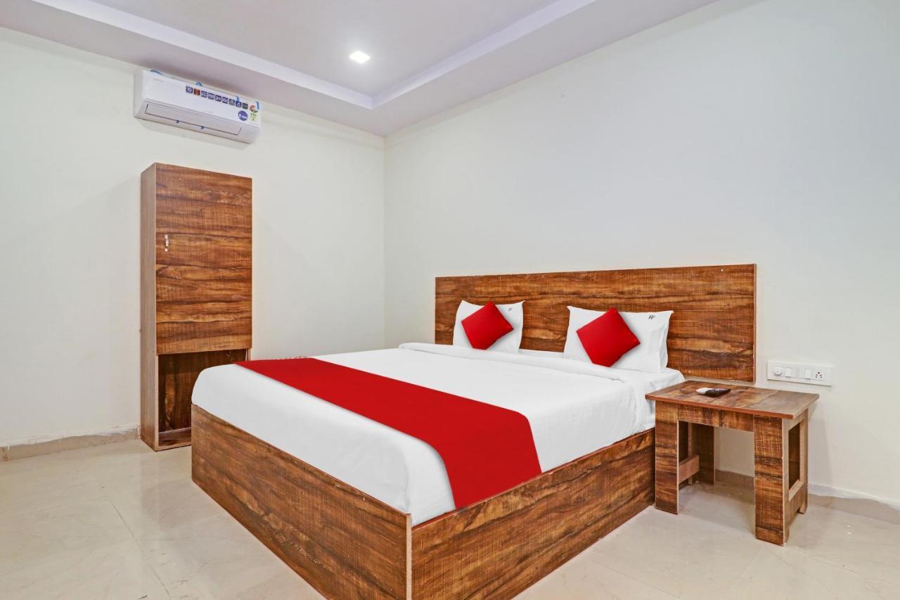 O R Square Hotel 3*