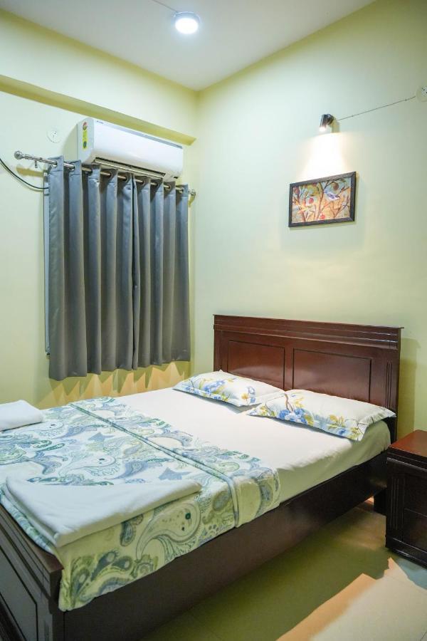 Lovely 2 Bhk House Near Us Embassy At Gachibowli Apartment *