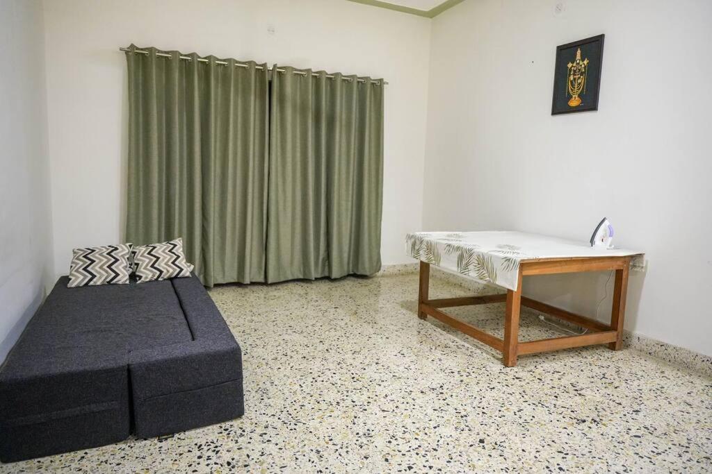 Apartment Tourist Friendly -3bhk Ac Near Birla Mandir, *