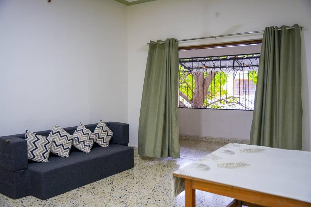 Tourist Friendly -3bhk Ac Near Birla Mandir, Apartment