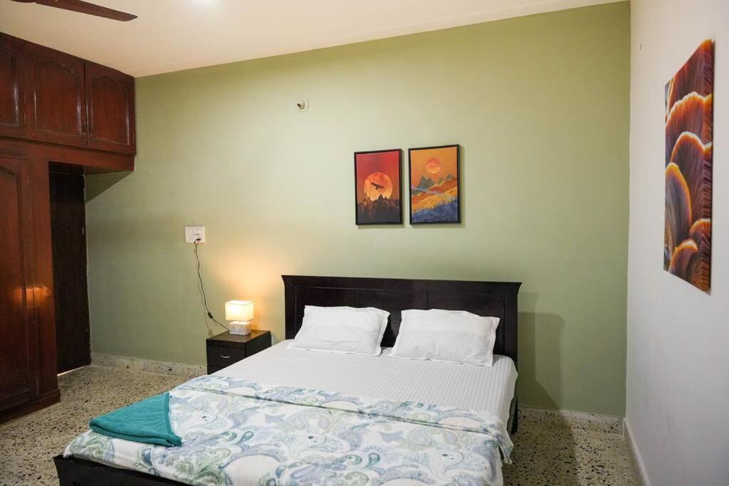 Tourist Friendly -3bhk Ac Near Birla Mandir, Hyderabad