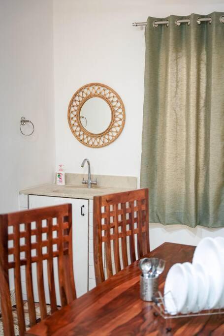 Apartment Tourist Friendly -3bhk Ac Near Birla Mandir, Hyderabad