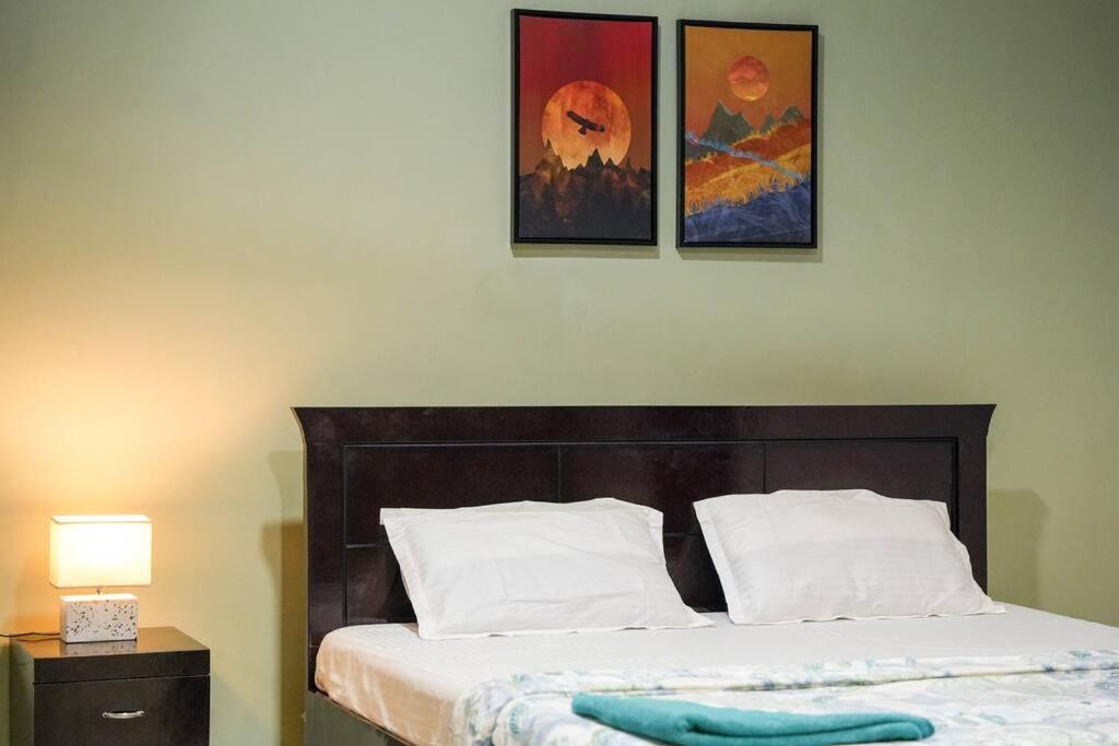 Tourist Friendly -3bhk Ac Near Birla Mandir, Hyderabad