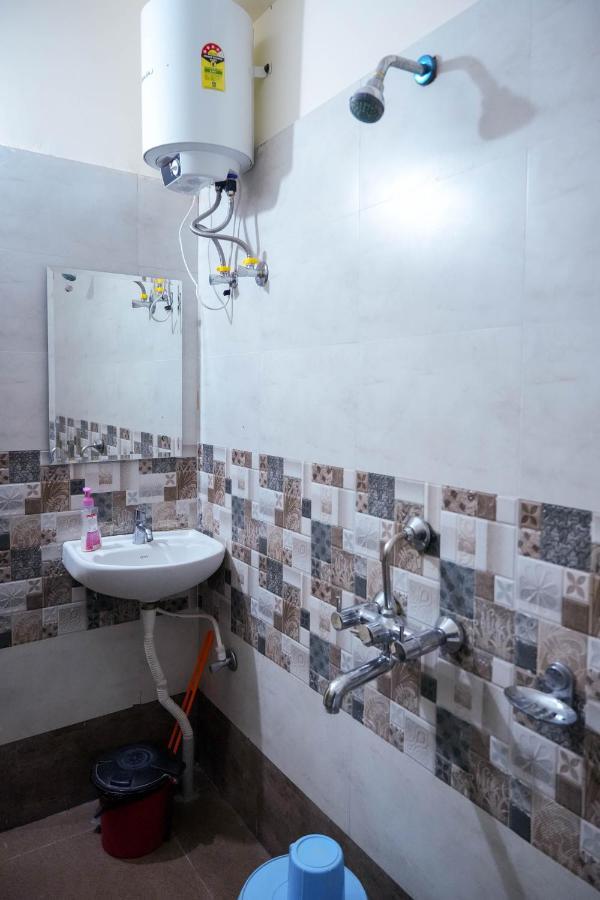 Lovely 2 Bhk House Near Us Embassy At Gachibowli