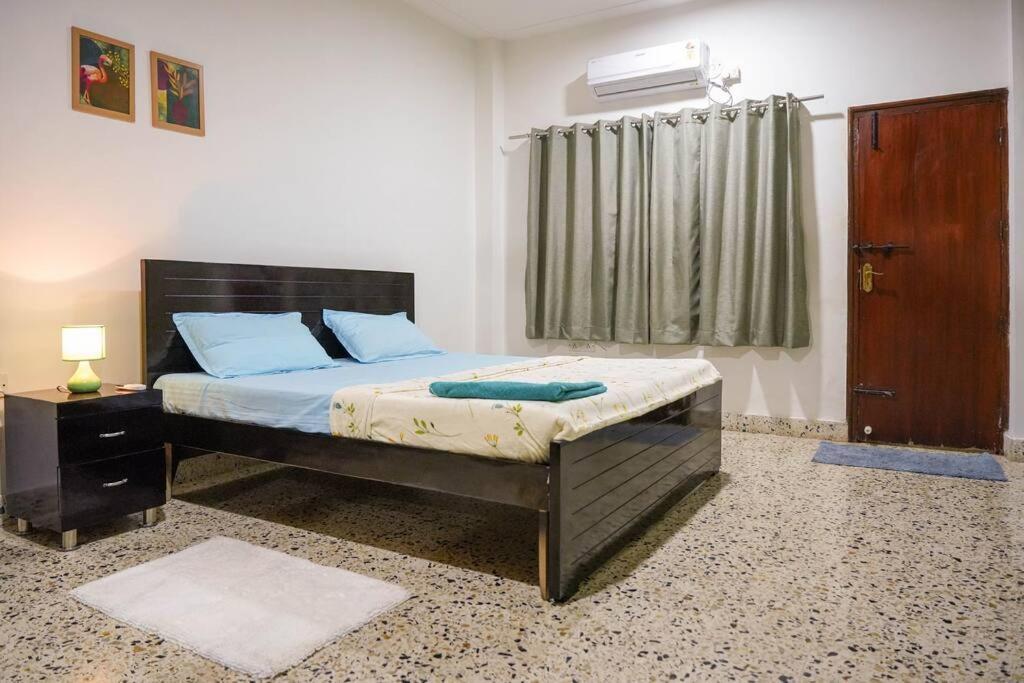 Tourist Friendly -3bhk Ac Near Birla Mandir, Apartment Hyderabad