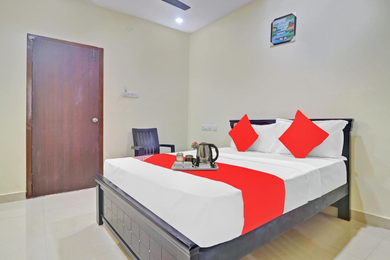 Oyo Harsha Grand Near Yashodha Hospital, Malakpet 3*