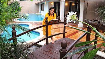 Hotel Celestia At Leonia