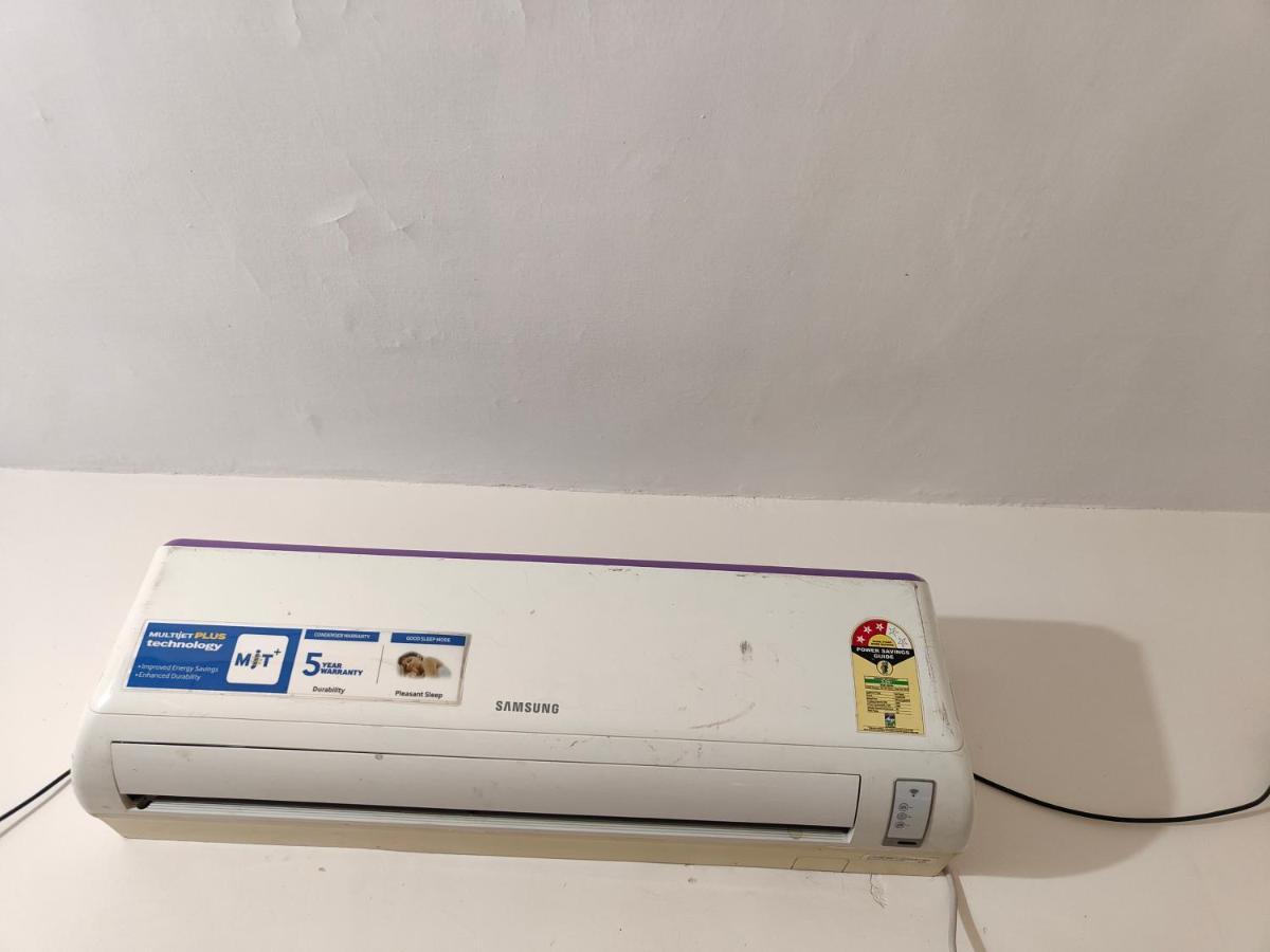 Apartment Sai Service *