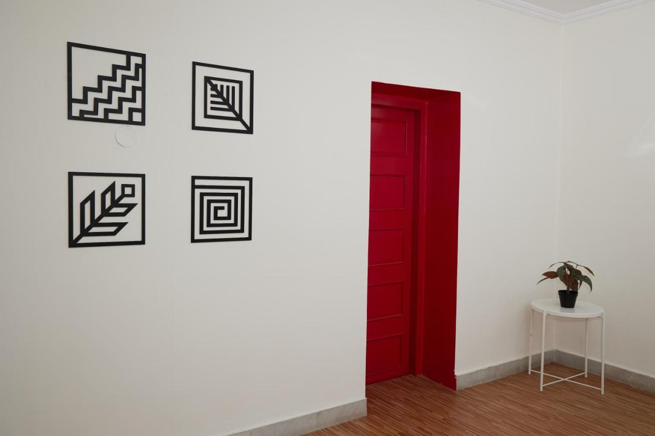 Pent House 2bhk A/c Sr Nagar,
