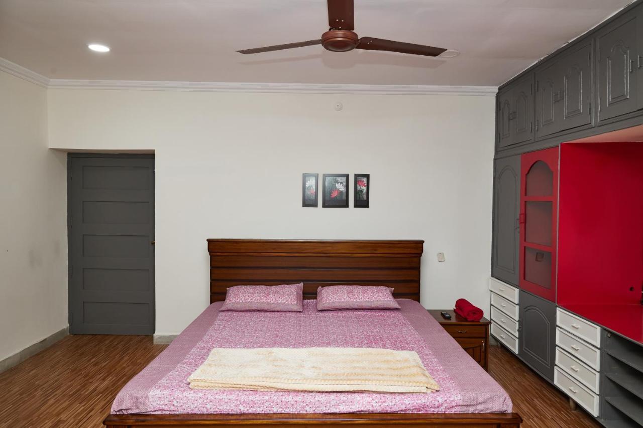Pent House 2bhk A/c Sr Nagar, Hyderabad