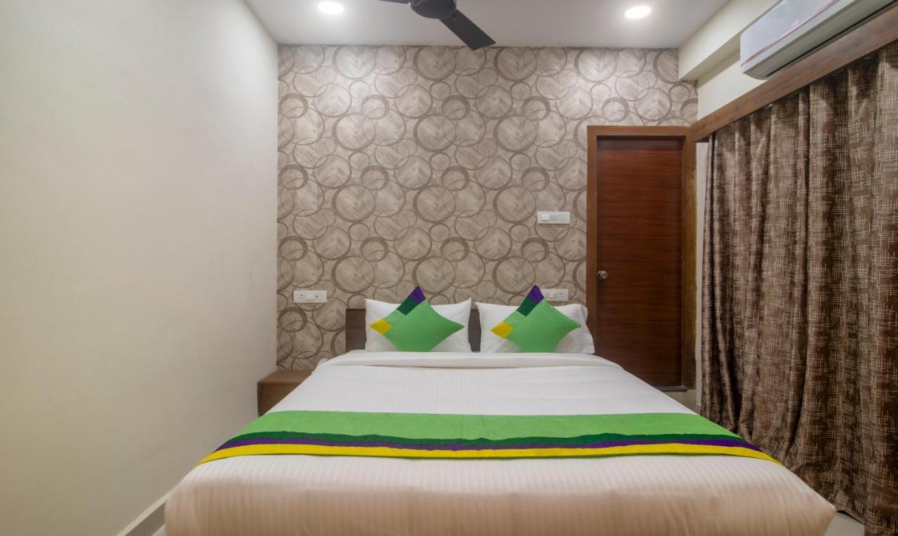Hotel Treebo Navya The Park 3*