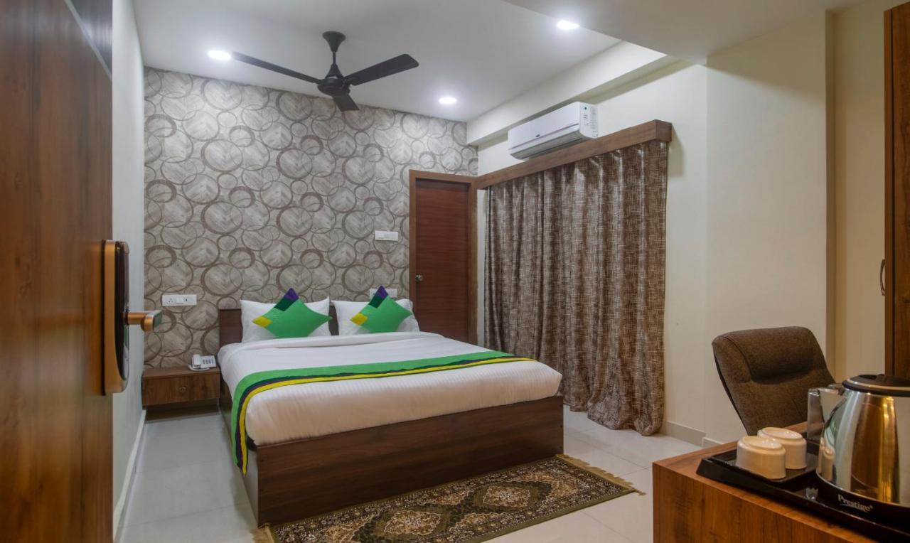 Treebo Navya The Park Hotel 3*