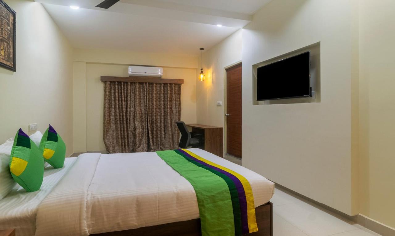 Hotel Treebo Navya The Park