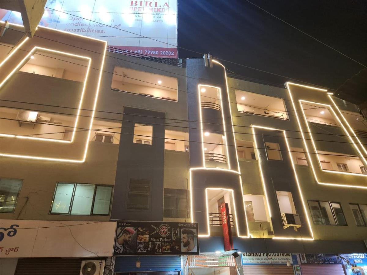 Hotel Sk First Transit Shamshabad 2*